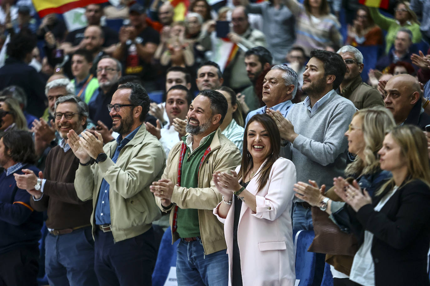 Vox reúne a sus simpatizantes en un mitin en Oviedo