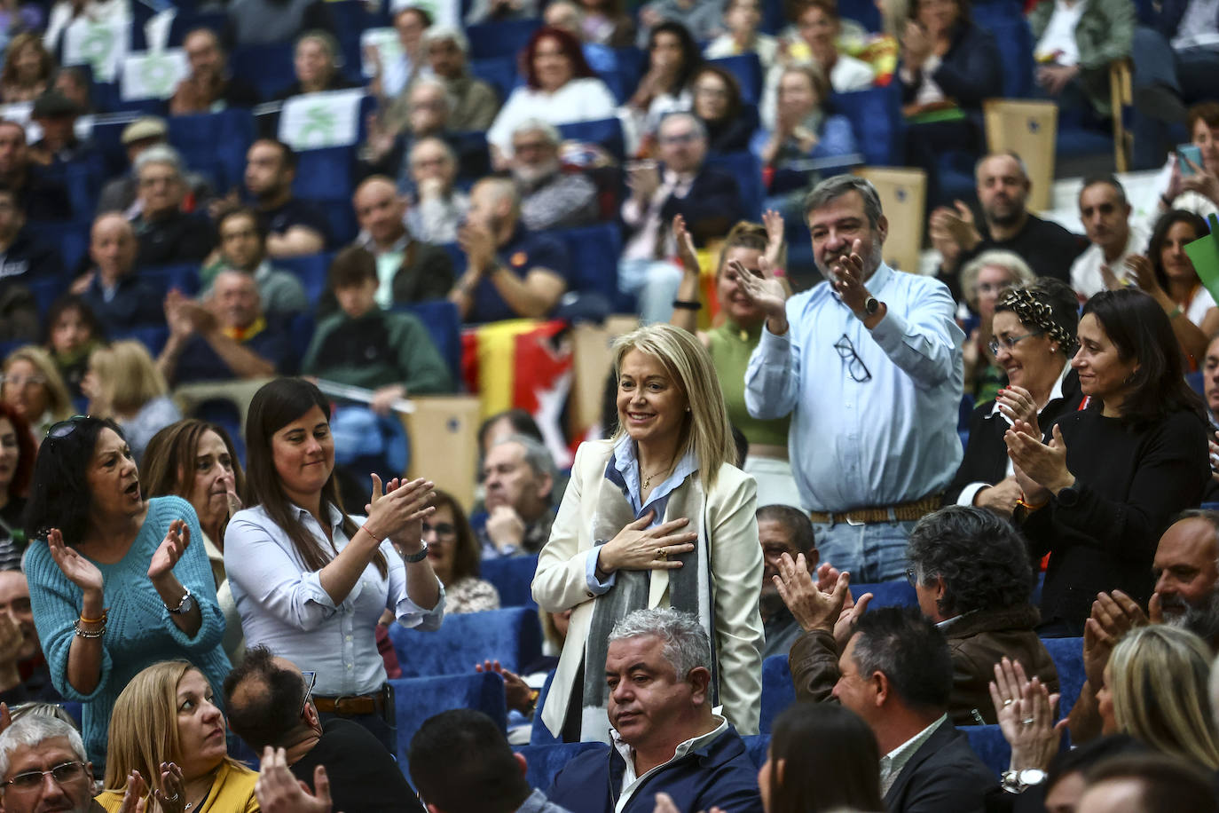 Vox reúne a sus simpatizantes en un mitin en Oviedo