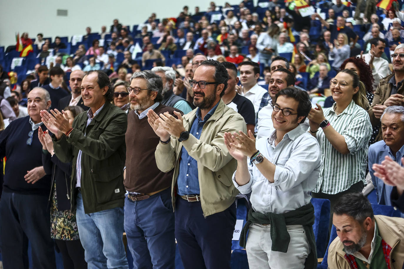 Vox reúne a sus simpatizantes en un mitin en Oviedo