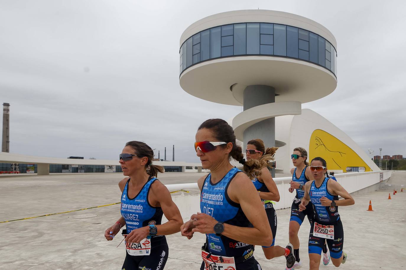 Avilés corona a sus primeros campeones de España en duatlón