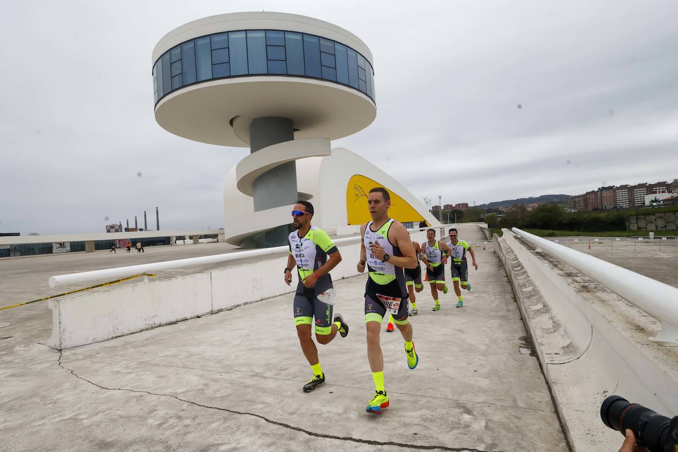 Avilés corona a sus primeros campeones de España en duatlón