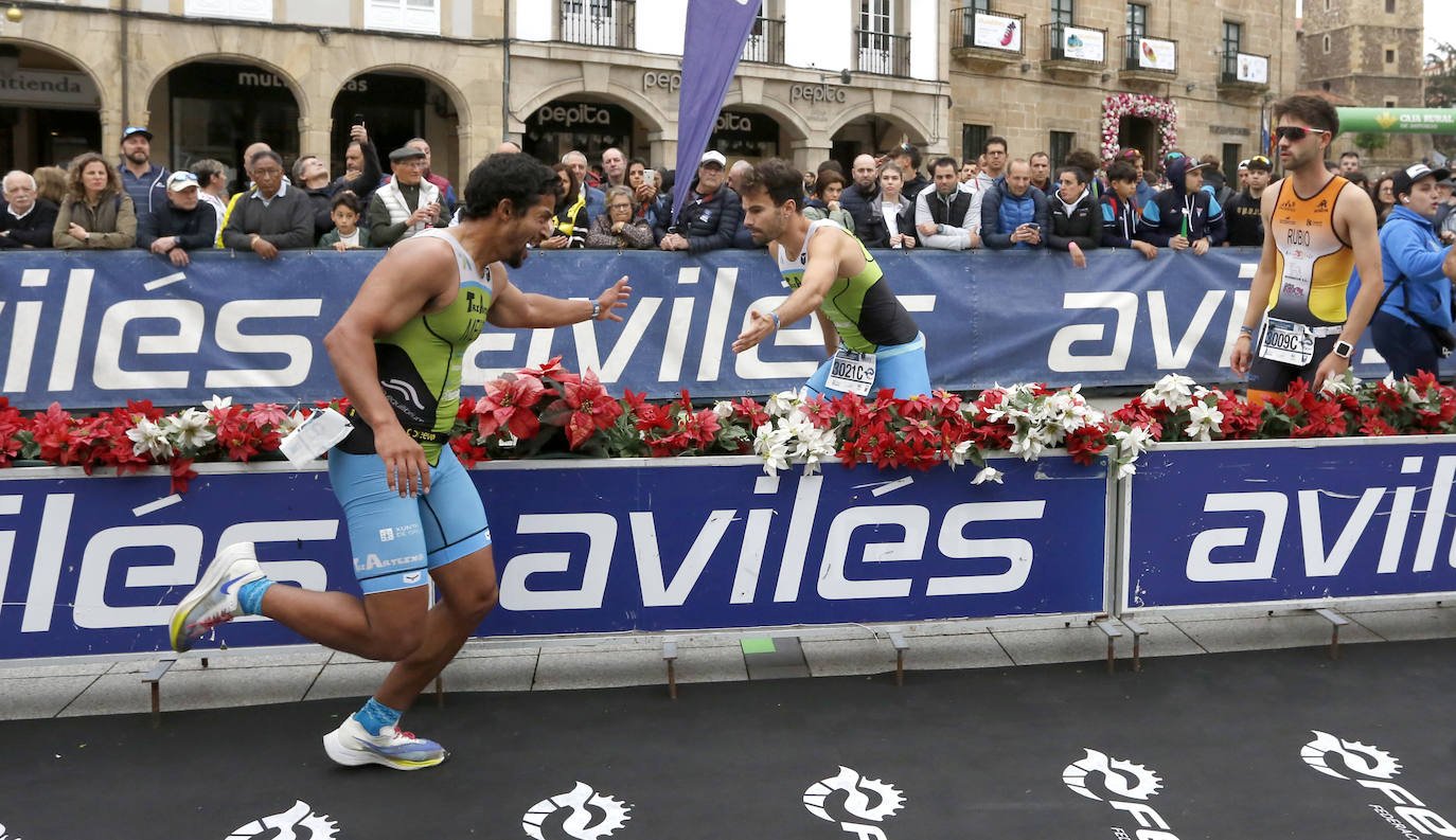 Las pruebas de relevos ponen el colofón al Duatlón de Avilés