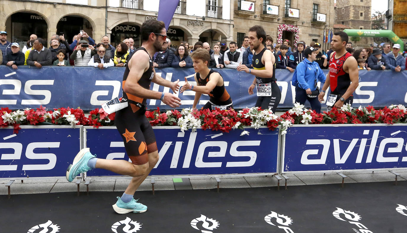 Las pruebas de relevos ponen el colofón al Duatlón de Avilés