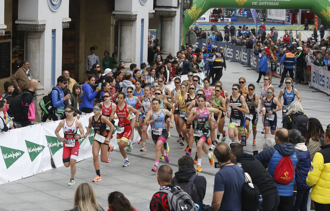 Las pruebas de relevos ponen el colofón al Duatlón de Avilés