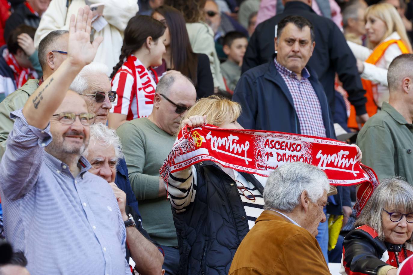 ¿Estuviste en el Sporting - Alavés? ¡Búscate en las fotos!