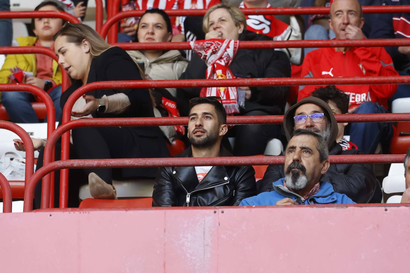 ¿Estuviste en el Sporting - Alavés? ¡Búscate en las fotos!