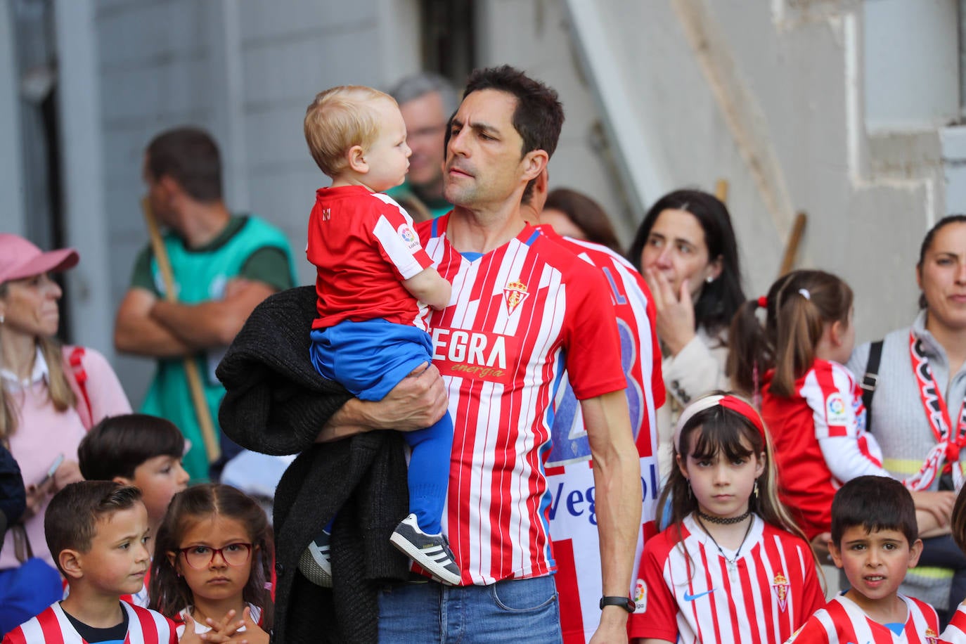 ¿Estuviste en el Sporting - Alavés? ¡Búscate en las fotos!