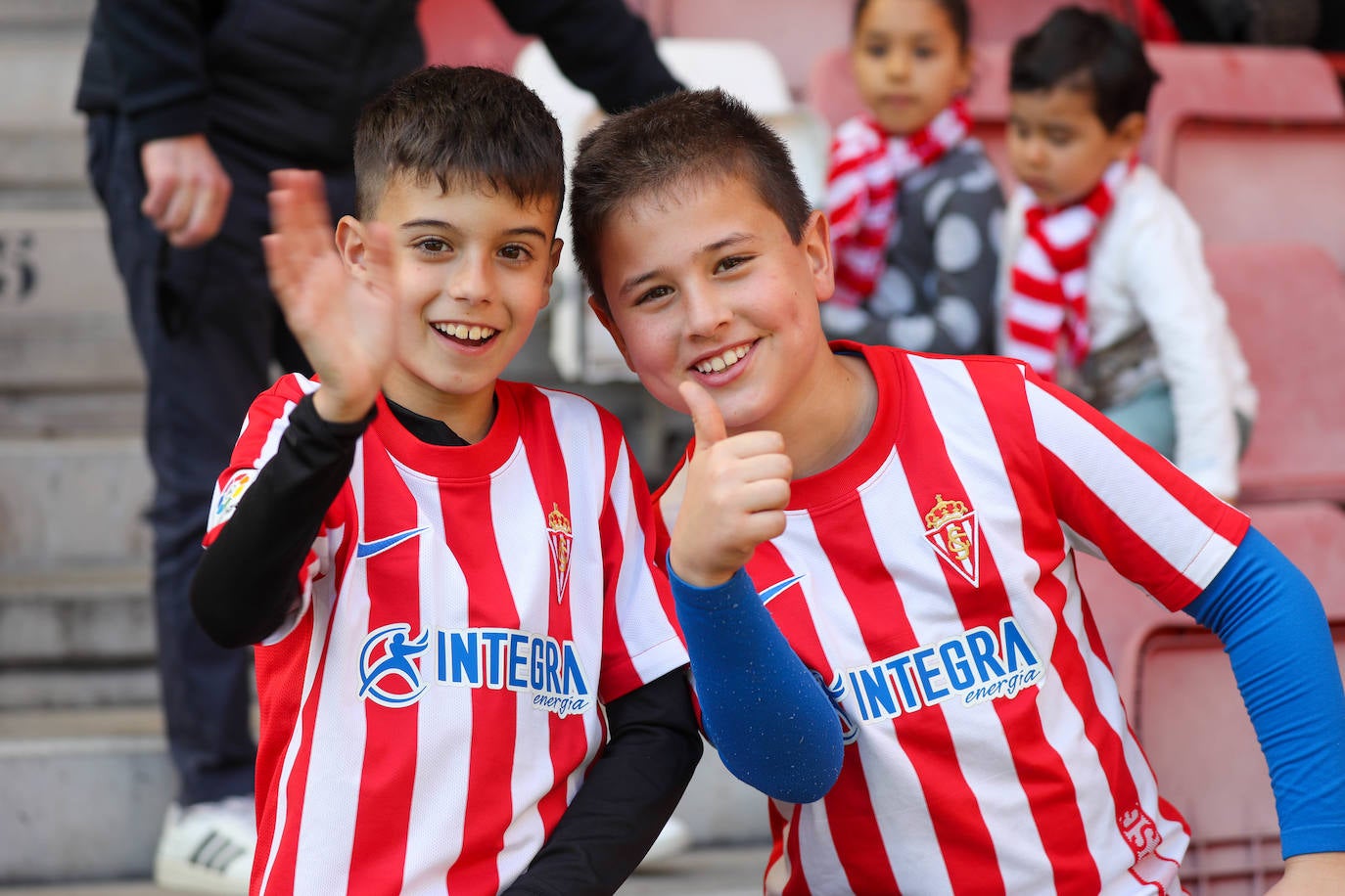 ¿Estuviste en el Sporting - Alavés? ¡Búscate en las fotos!