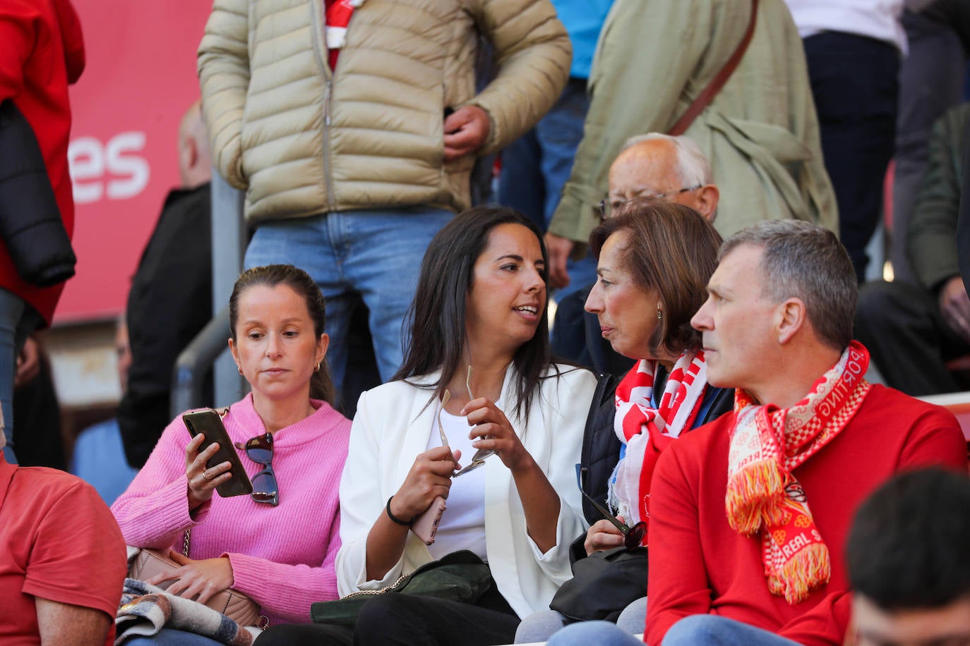 ¿Estuviste en el Sporting - Alavés? ¡Búscate en las fotos!