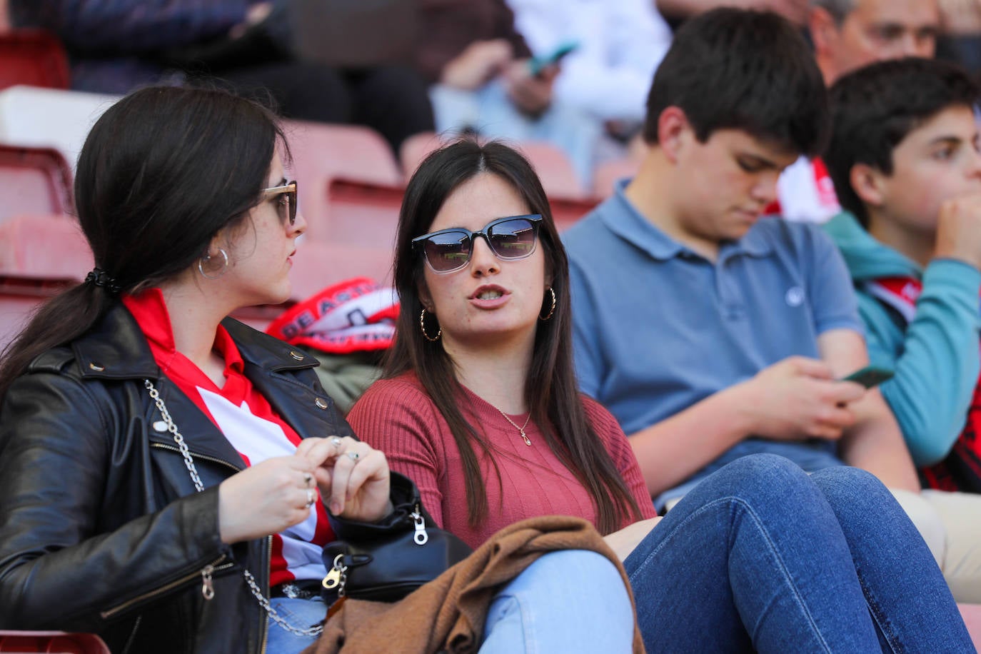 ¿Estuviste en el Sporting - Alavés? ¡Búscate en las fotos!