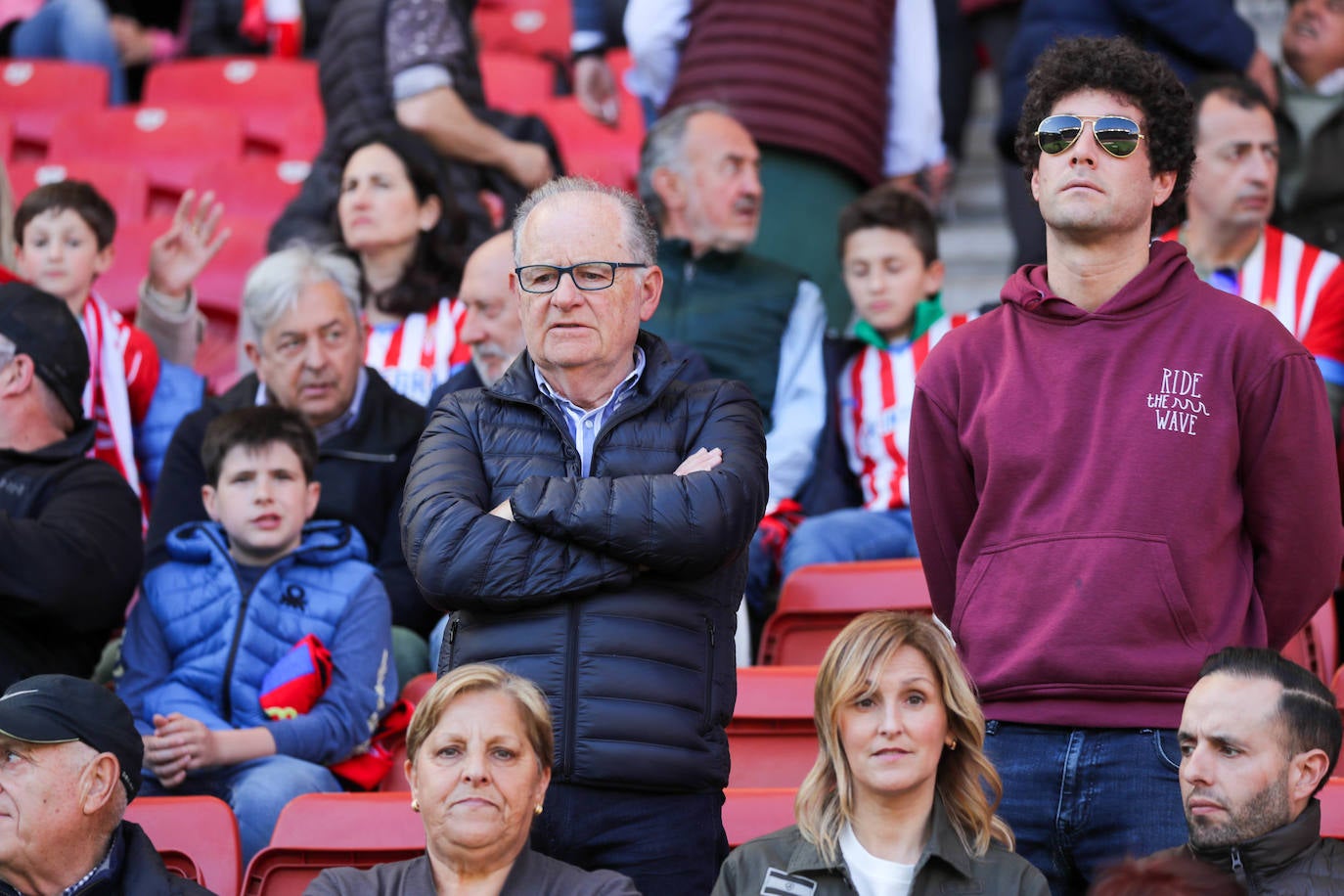 ¿Estuviste en el Sporting - Alavés? ¡Búscate en las fotos!