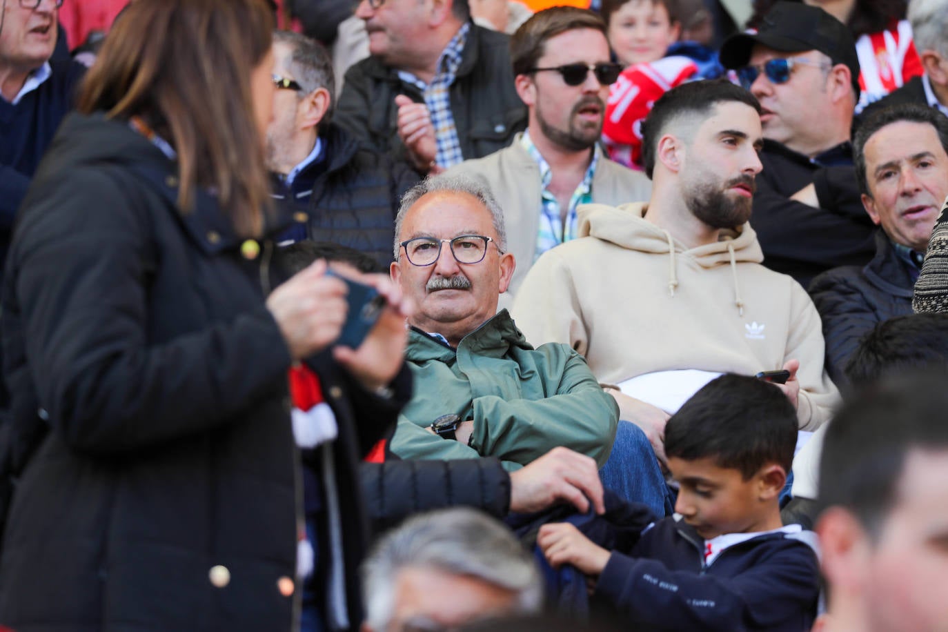 ¿Estuviste en el Sporting - Alavés? ¡Búscate en las fotos!