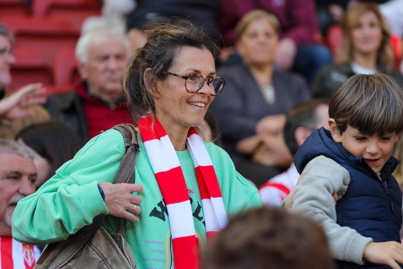 ¿Estuviste en el Sporting - Alavés? ¡Búscate en las fotos!