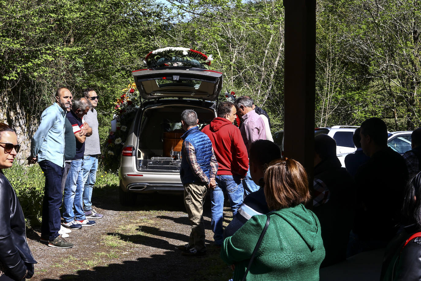 Emotivo adiós a Julio y Javi, dos «campeones» en la carretera y en la vida