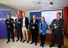 Alberto Fernández, Javier Sáenz de Jubera, José Armando Tellado, Fernando Alonso, María Calvo y Eduardo González, en la sede de Fade.