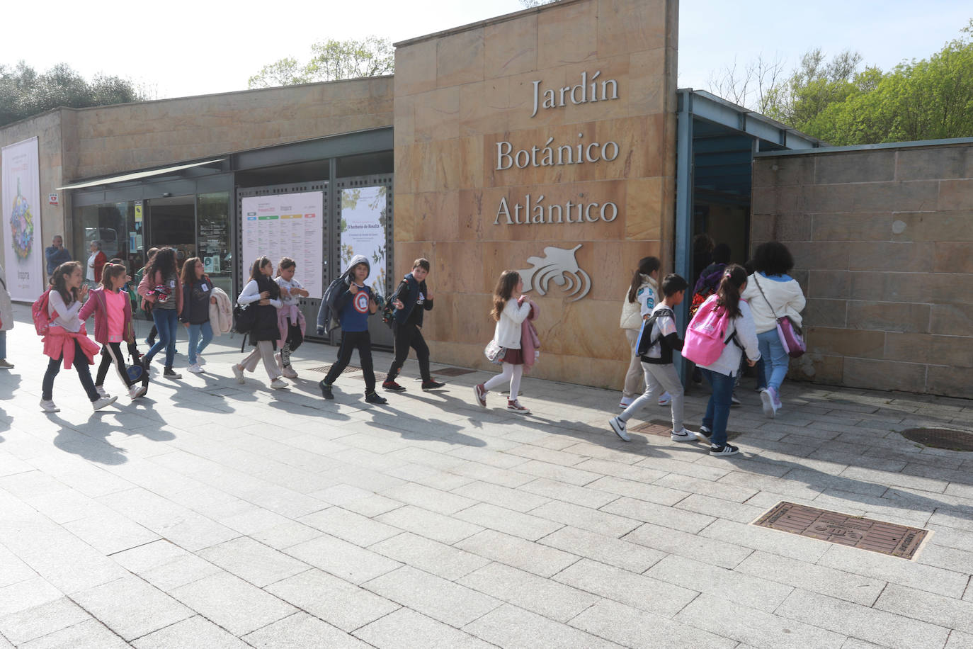 El Botánico cumple veinte años rodeado de escolares gijoneses