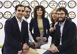 Por la izquierda, Pablo Valledor, Antón Vieito, Khaoula Barhoumi, Ana Fernández y Javier Fernández.