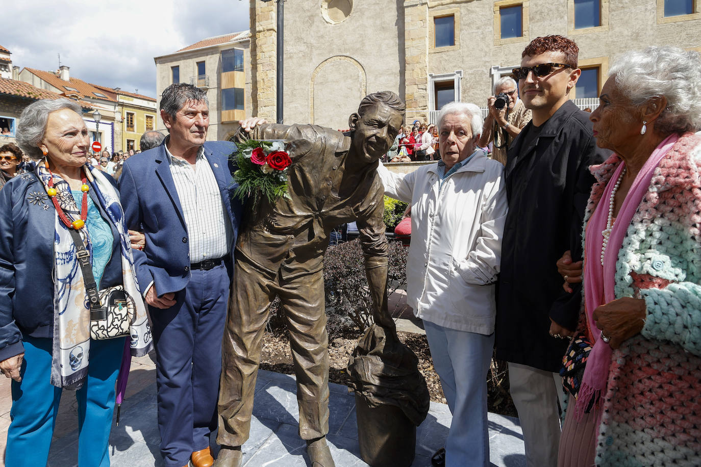 Cimavilla vibra en su homenaje a Rambal