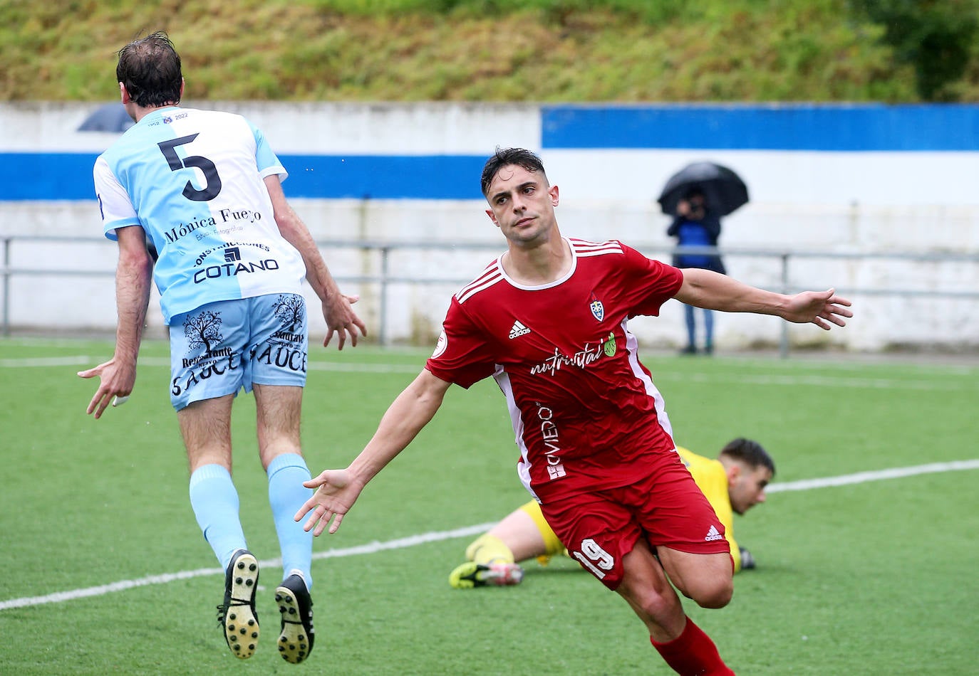 La eufórica celebración del ascenso del Covadonga