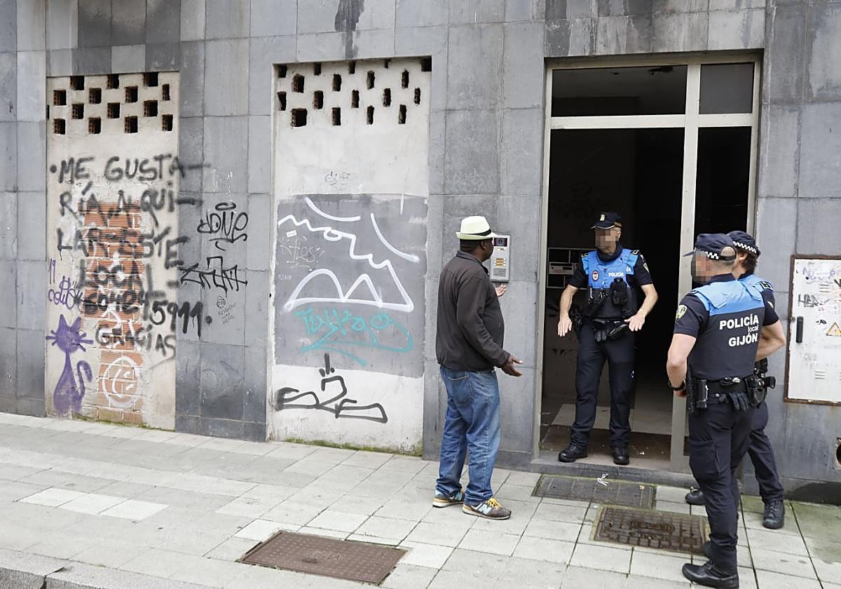 Desalojan y tapian el edificio de la plaza del Presi después de ocho años de okupación