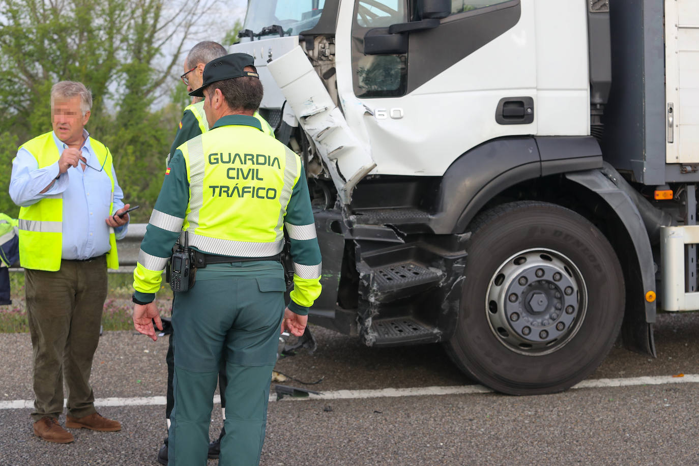 Grave accidente de tráfico en la AS-II