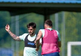 David Costas en un entrenamiento del Real Oviedo