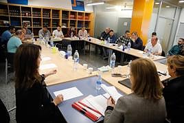 Los delegados sindicales de Arcelor se reunieron esta mañana en el SASEC con directivos de la empresa.