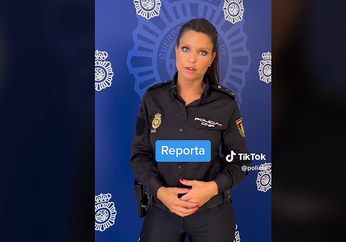 Imagen del vídeo publicado por la Policía en TikTok.