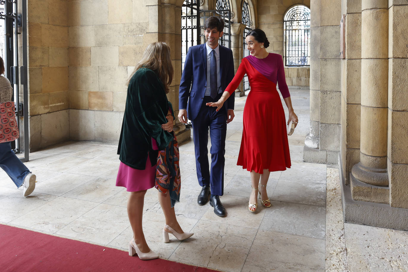 Ángela Pumariega sella su amor en San Pedro