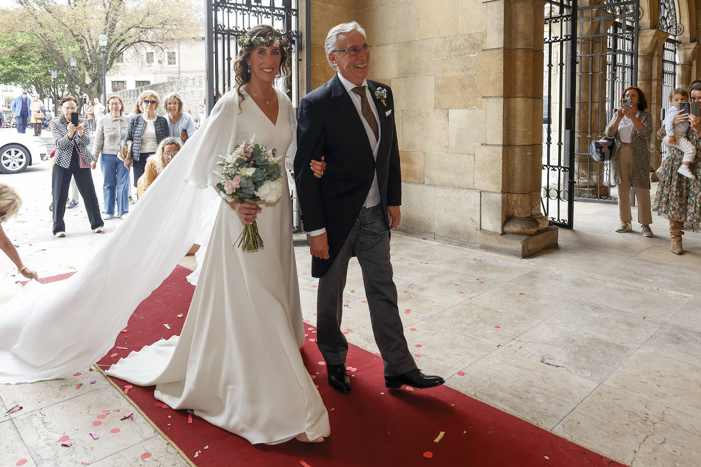 Ángela Pumariega sella su amor en San Pedro