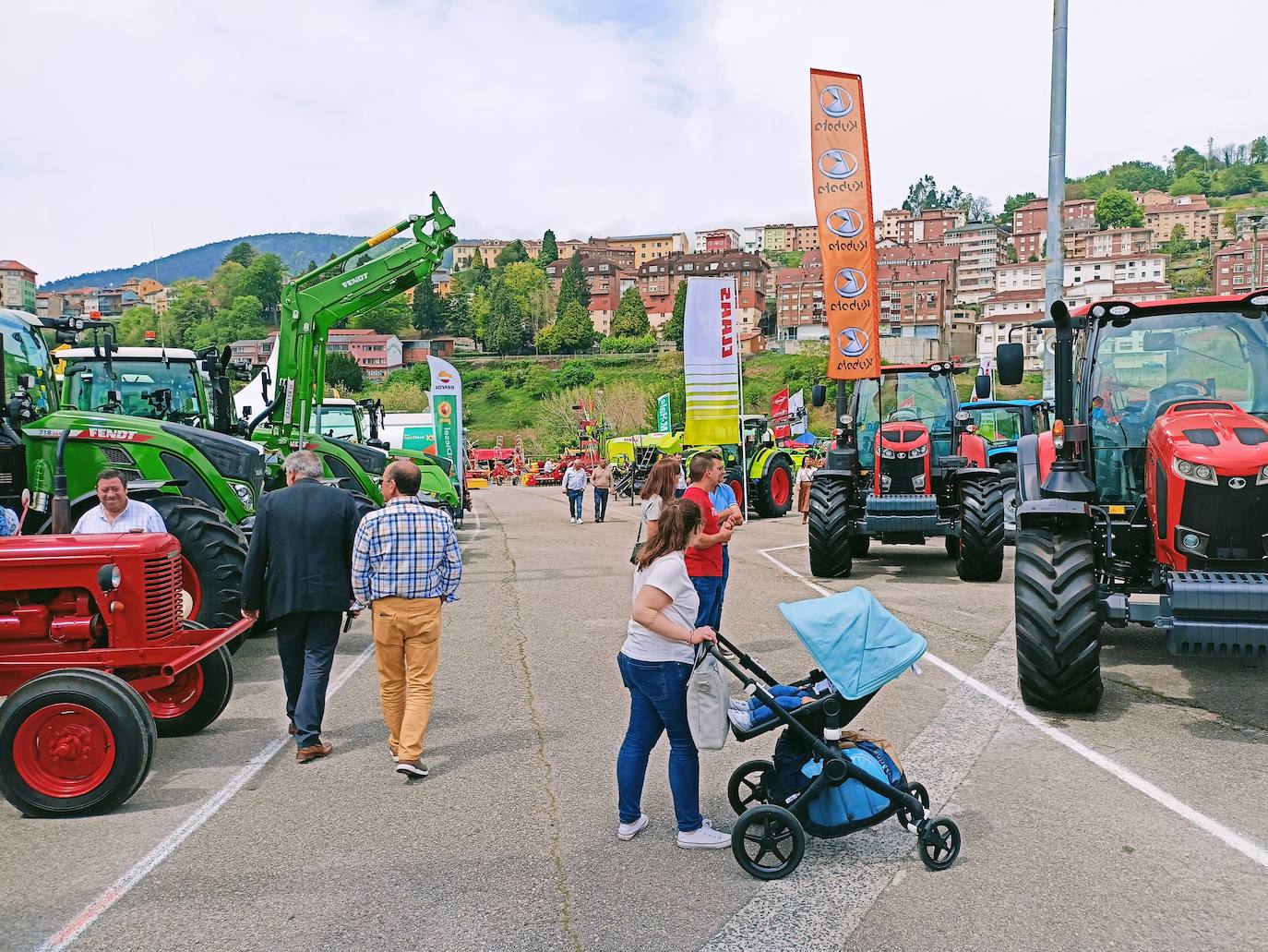 La Feria de Muestras de Tineo expone su maquinaria