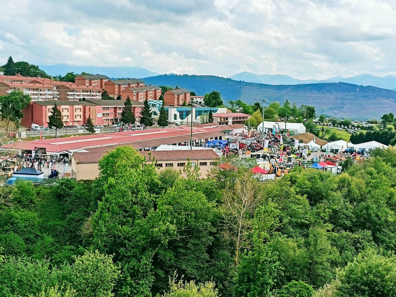 La Feria de Muestras de Tineo expone su maquinaria