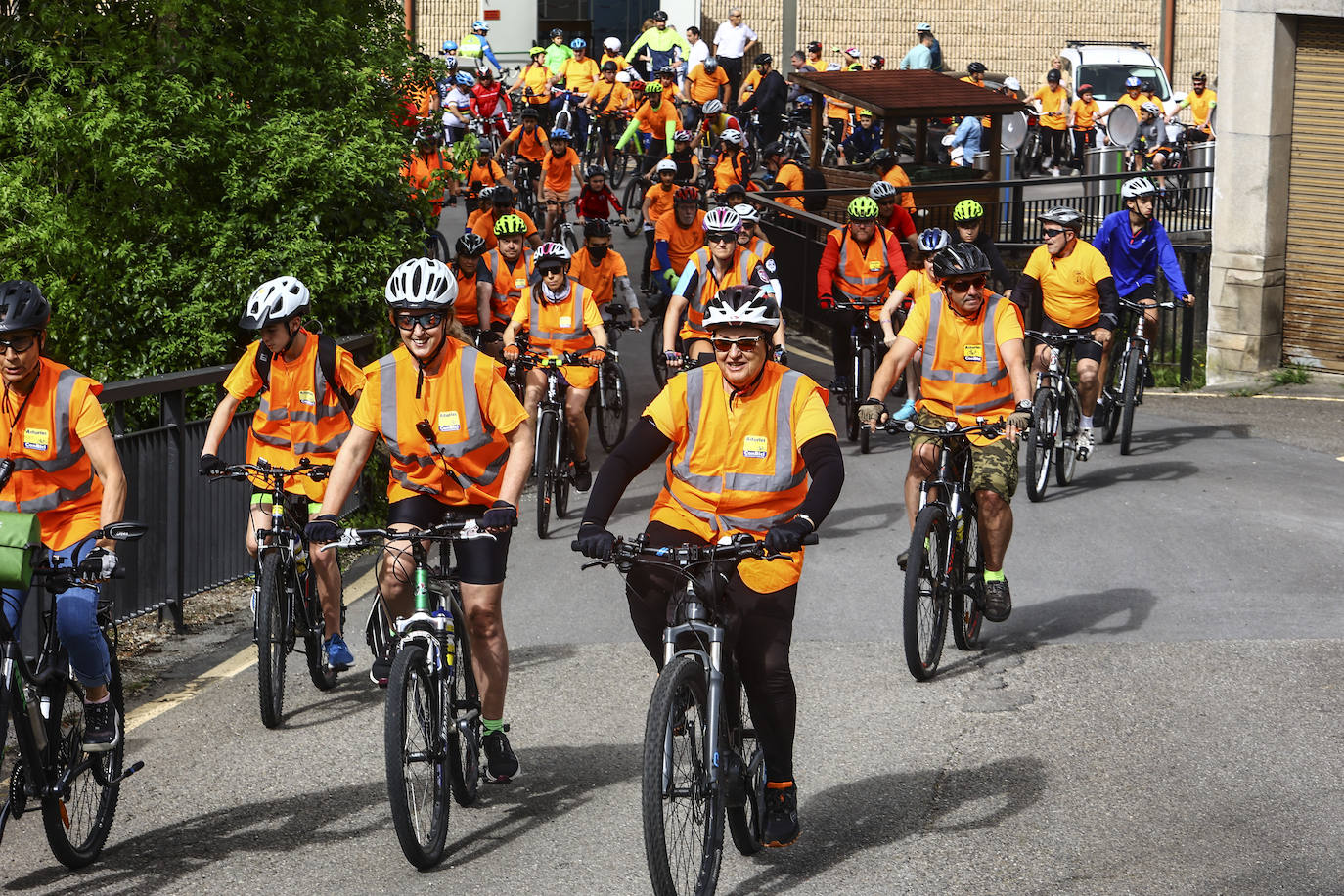 Pedaleo multitudinario para celebrar la Fiesta de la Bicicleta en Llanera