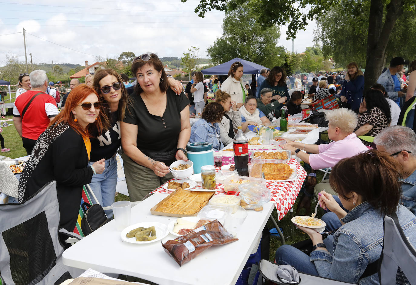 Ganas de fiesta en el pantano de Trasona