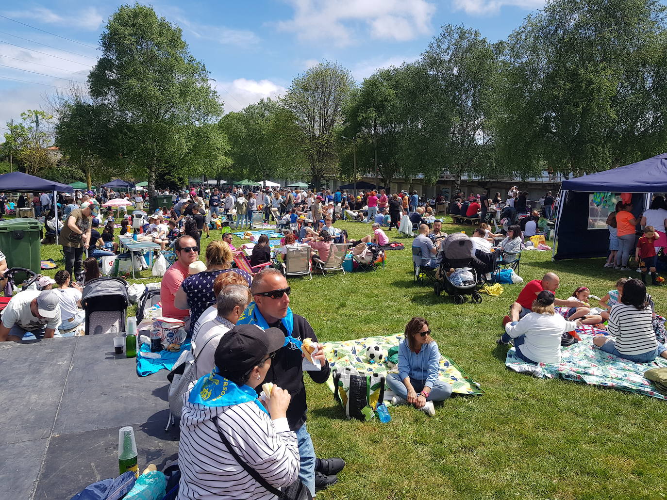 Ganas de fiesta en el pantano de Trasona