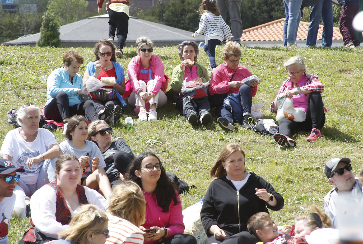 Ganas de fiesta en el pantano de Trasona
