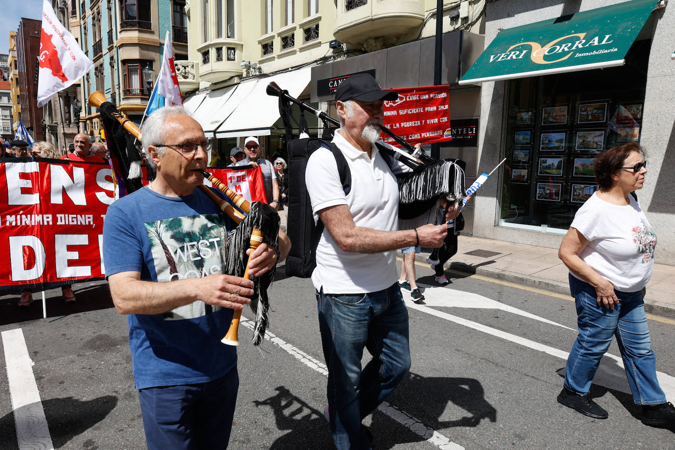 Clamor en Gijón por «trabajo digno, derechos y subida salarial»