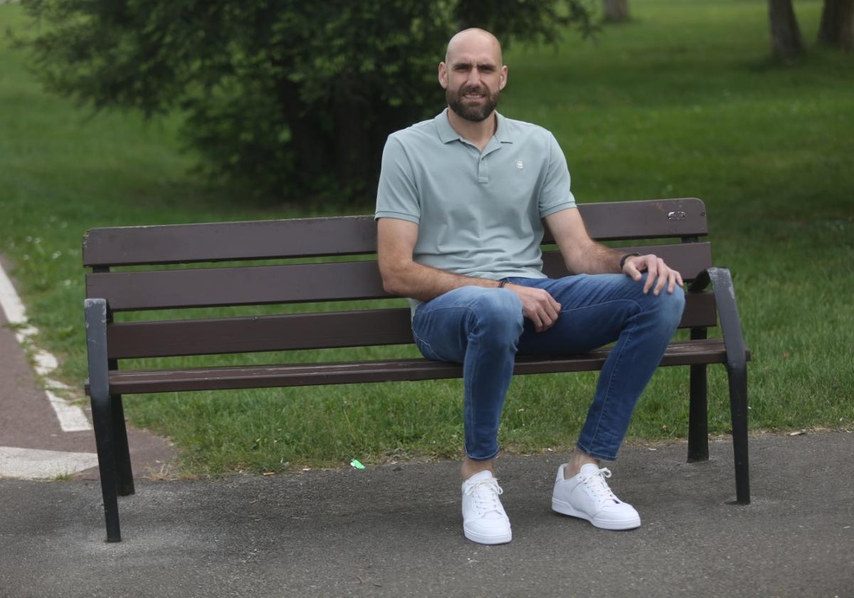 Óliver Arteaga, en el parque de La Corredoria.