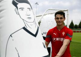 Pelayo Pérez, ayer, tras el entrenamiento del filial en Mareo.