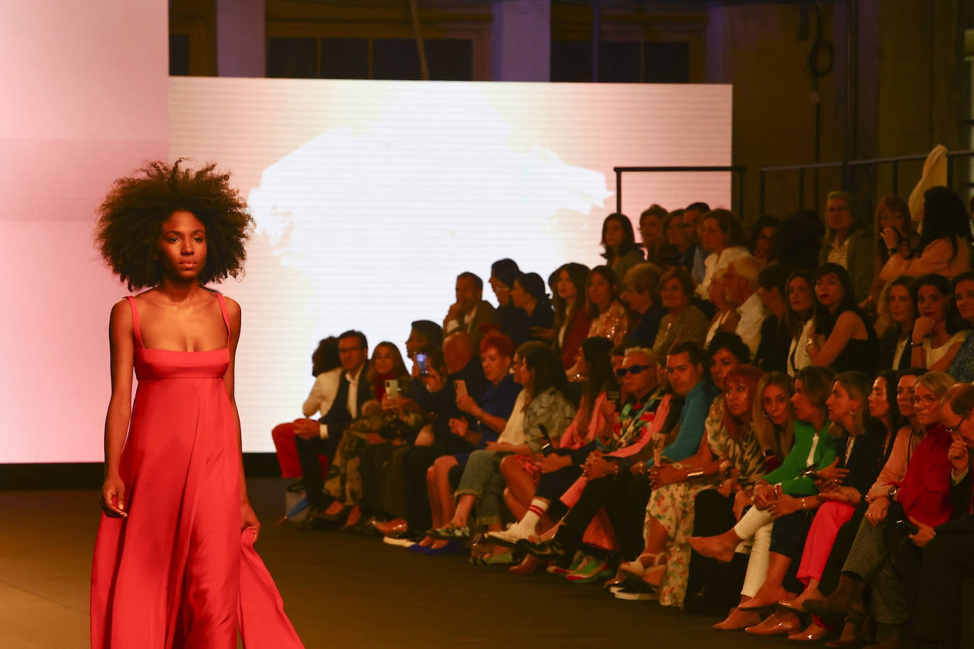 Oviedo, la gran pasarela del norte con Marcos Luengo