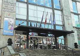 El acceso a la Escuela de Minas.