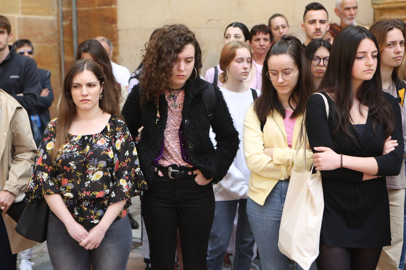 Dolor y rabia por Claudia frente a la Facultad de Psicología