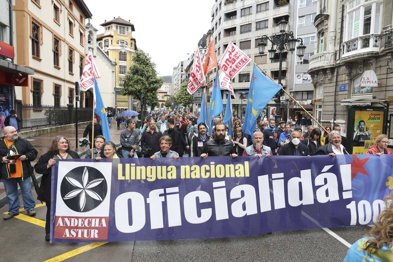 Multitudinaria manifestación en Oviedo por la &#039;oficialidá&#039; del asturiano