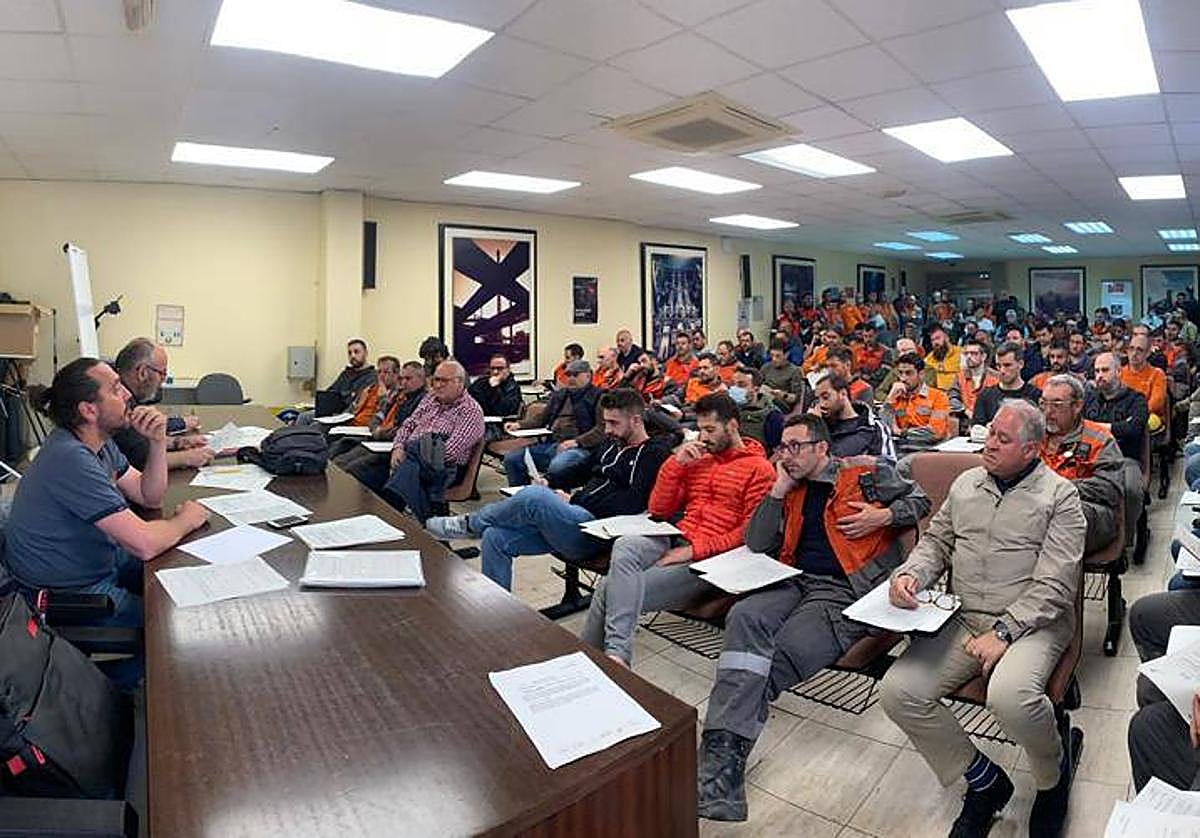 La asamblea celebrada esta mañana por CC OO en la planta de Gijón.