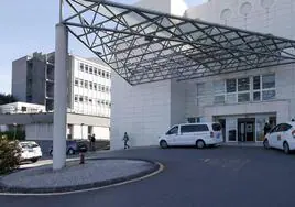 Hospital de Cabueñes, donde fueron trasladados los heridos.