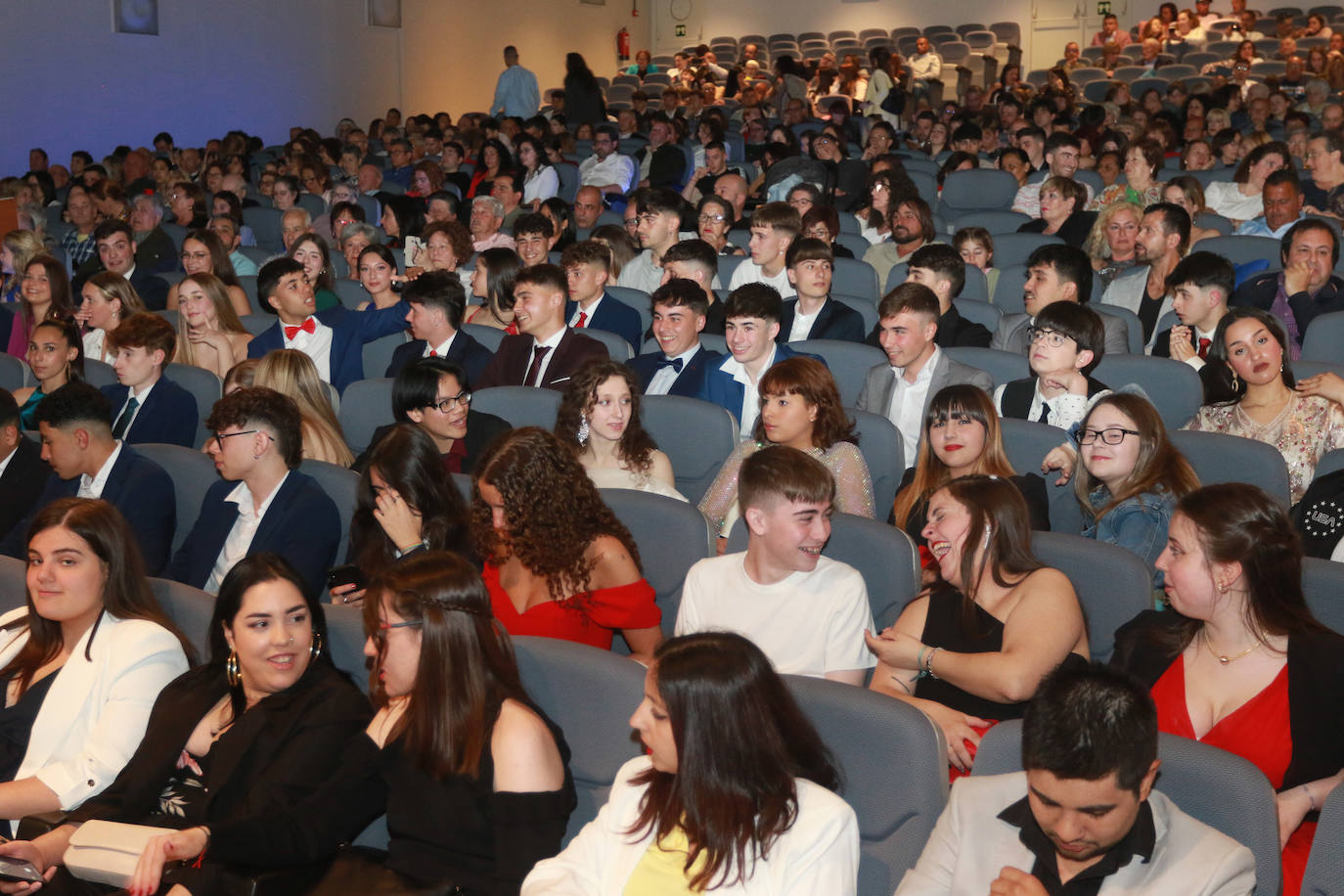 Las graduaciones despiden el curso en Gijón