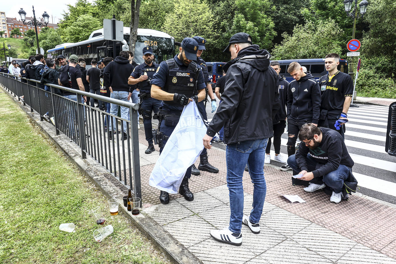 Así despidió la afición del Real Oviedo a los jugadores