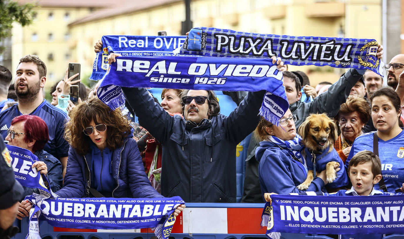 Así despidió la afición del Real Oviedo a los jugadores