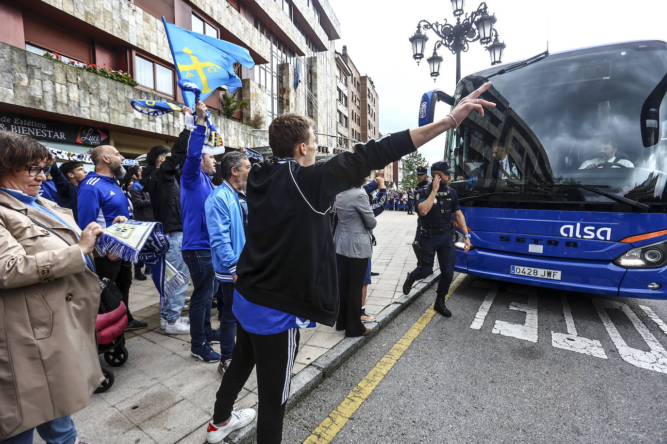 Así despidió la afición del Real Oviedo a los jugadores