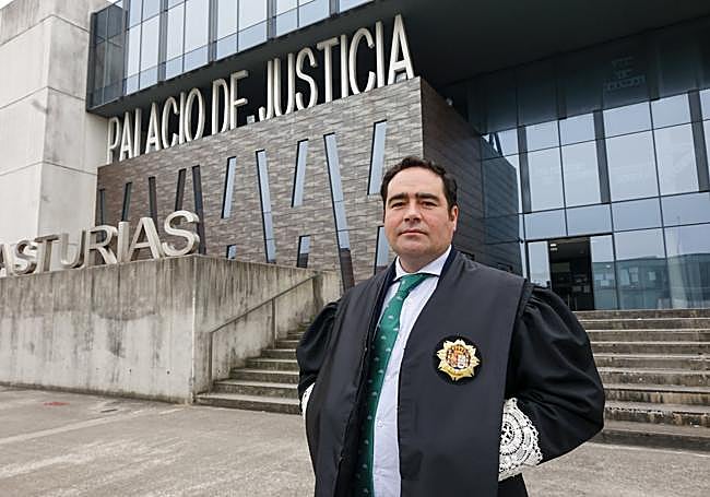 Fernando Ruiz Llorente, Magistrado-juez y portavoz de la Asociación Judicial Francisco de Vitoria (AJFV).